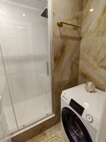 Купить трехкомнатную квартиру в Калуге. Вариант № 2834870, 23, площадь -  квм, цена 9850000 рублей