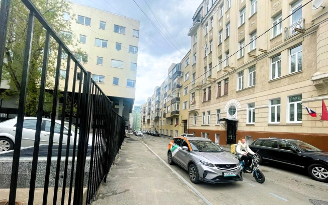 Купить комнату в Москве. Вариант № 5346212, 10, площадь -  квм, цена 11300000 рублей