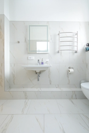 Купить трехкомнатную квартиру на улице Клиническая в Калининграде. Вариант № 3455, 14, площадь -  квм, цена 30000000 рублей