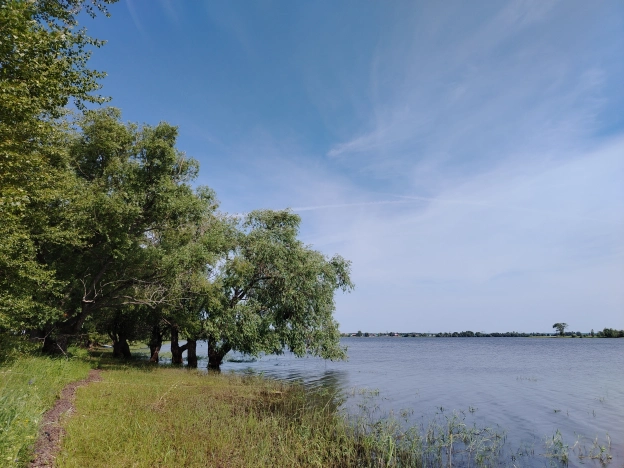 Купить дом на улице Набережная в Тюменской области. Вариант № 56332, 39, площадь -  квм, цена 3200000 рублей