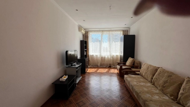 Купить однокомнатную квартиру на улице Героев-Разведчиков в Краснодаре. Вариант № 2053083, 7, площадь -  квм, цена 7500000 рублей