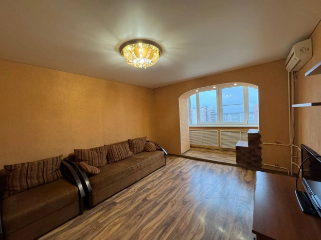 Купить трехкомнатную квартиру в Старом Осколе. Вариант № 8325065, 1, площадь -  квм, цена 8200000 рублей