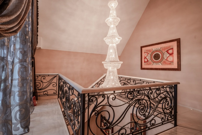 Купить дом в Москве. Вариант № 9148977, 12, площадь - квм, цена 75000000 рублей