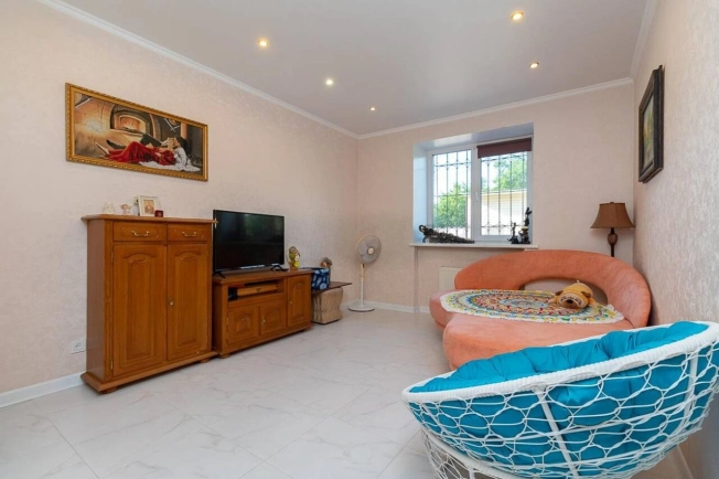 Купить дом в Омске. Вариант № 2775, 1, площадь -  квм, цена 19999000 рублей