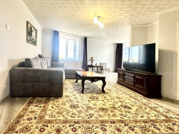 Купить трехкомнатную квартиру в Калуге. Вариант № 42880, 4, площадь -  квм, цена 11199000 рублей