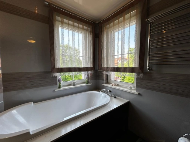 Купить четырехкомнатную квартиру в Калининграде. Вариант № 2436, 30, площадь -  квм, цена 25800000 рублей