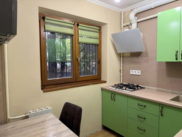 Купить четырехкомнатную квартиру в Краснодаре. Вариант № 8601453, 3, площадь -  квм, цена 6850000 рублей