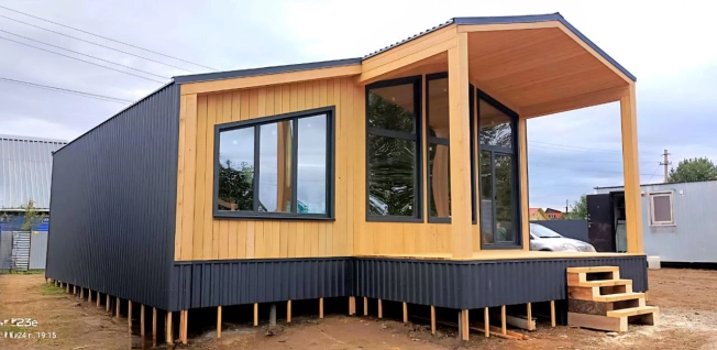 Купить дом на улице Набережная в Тюменской области. Вариант № 26574, 3, площадь -  квм, цена 4500000 рублей