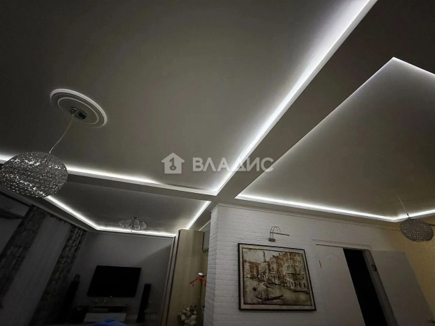 Купить трехкомнатную квартиру в Ростовской области. Вариант № 1795892, 9, площадь -  квм, цена 17200000 рублей