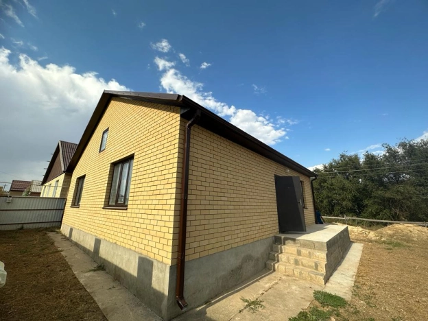 Купить дом на улице Хомутникова в Элисте. Вариант № 5081, 0, площадь -  квм, цена 7300000 рублей