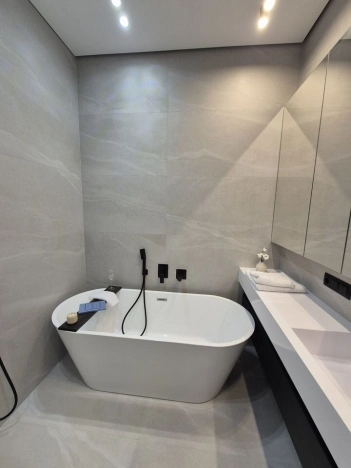 Купить однокомнатную квартиру на улице Молодой Гвардии в Калининграде. Вариант № 629943, 17, площадь -  квм, цена 13850000 рублей