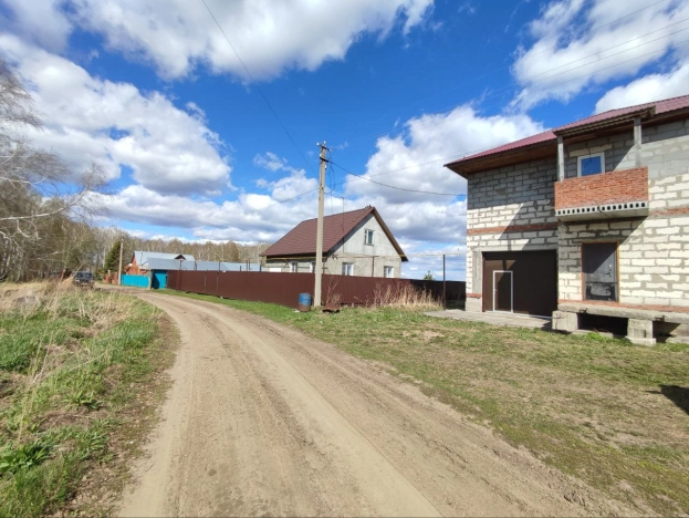 Купить дом на улице Набережная в Тюменской области. Вариант № 41043, 3, площадь -  квм, цена 5190000 рублей