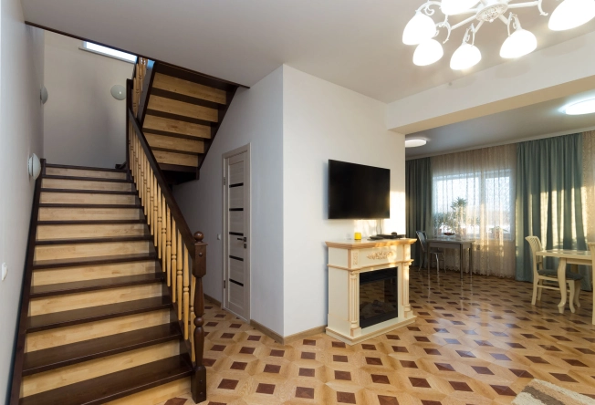 Купить дом на улице Карла Маркса в Тюменской области. Вариант № 1235, 23, площадь -  квм, цена 10000000 рублей