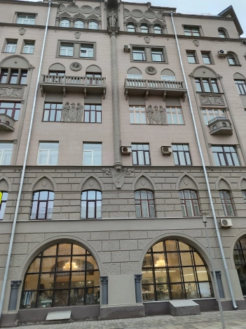 Купить квартиру в районе Тверской в Москве. Вариант № 23096, 43, площадь - квм, цена 33175500.0000 рублей