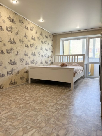 Купить трехкомнатную квартиру в Омске. Вариант № 1998076, 4, площадь -  квм, цена 5580000 рублей