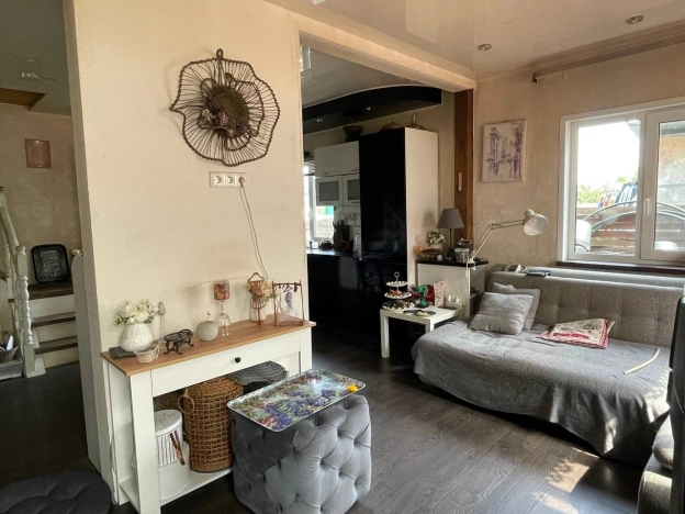 Купить дом в районе Выборгский в Санкт-Петербурге. Вариант № 40172, 4, площадь -  квм, цена 15800000 рублей