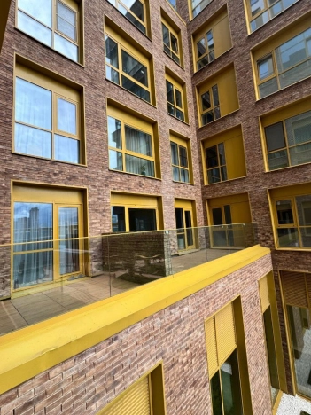 Купить однокомнатную квартиру на улице бульвар Маршала Рокоссовского в Москве. Вариант № 10611945, 13, площадь - квм, цена 21000000 рублей