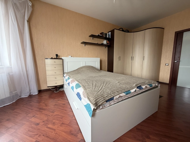 Купить двухкомнатную квартиру на вторичке у метро Улица Горчакова в Москве. Вариант № 53819, 6, площадь -  квм, цена 12300000 рублей