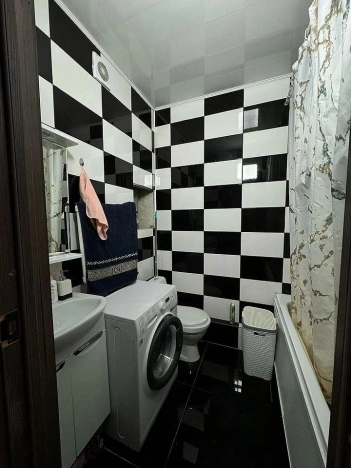 Купить однокомнатную квартиру в Ростовской области. Вариант № 9266562, 4, площадь -  квм, цена 5499999 рублей