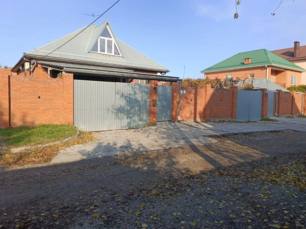 Купить дом на улице 1-й Становой проезд в Краснодаре. Вариант № 46928, 1, площадь -  квм, цена 17500000 рублей