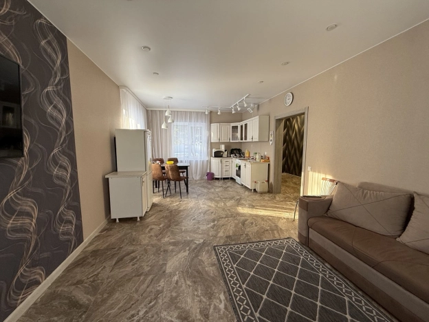 Купить дом в Иркутской области. Вариант № 9310990, 3, площадь -  квм, цена 9200000 рублей