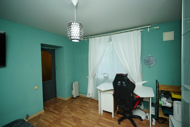 Купить однокомнатную квартиру в Омске. Вариант № 4005577, 5, площадь -  квм, цена 2490000 рублей