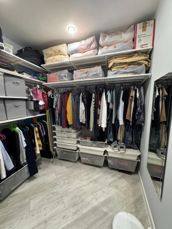 Купить трехкомнатную квартиру в Новосибирске. Вариант № 6948947, 6, площадь -  квм, цена 10500000 рублей