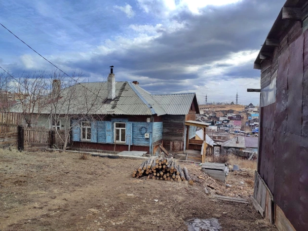 Купить дом в районе Железнодорожный в Улан-Удэ. Вариант № 42959, 8, площадь -  квм, цена 3500000 рублей