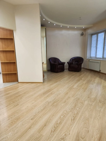 . Вариант № 25570, 19, площадь - 70.2 квм, цена 10300000 рублей