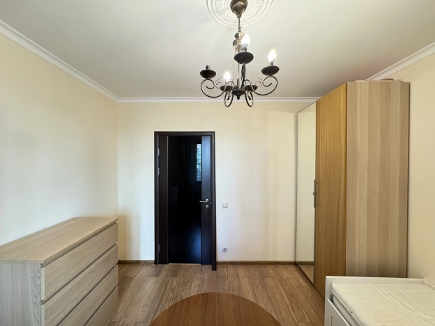 Купить квартиру на вторичке в Москве. Вариант № 4467, 18, площадь -  квм, цена 19799999 рублей