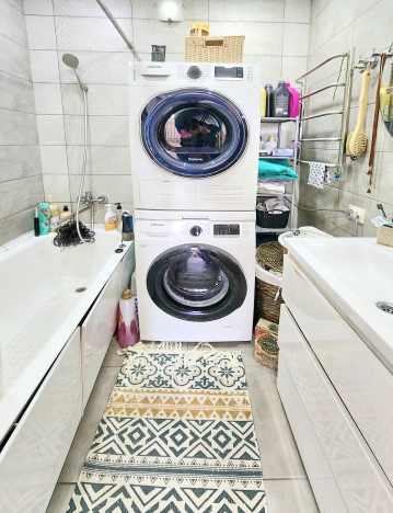 Купить четырехкомнатную квартиру в Кызыле. Вариант № 45135, 3, площадь -  квм, цена 9900000 рублей