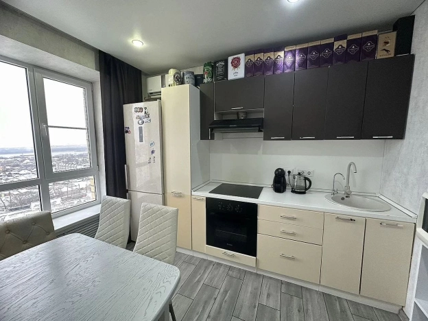 Купить двухкомнатную квартиру в Ростовской области. Вариант № 3229647, 10, площадь -  квм, цена 7200000 рублей