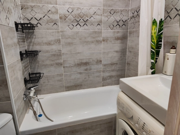 Купить однокомнатную квартиру в Омске. Вариант № 3939594, 7, площадь -  квм, цена 4000000 рублей