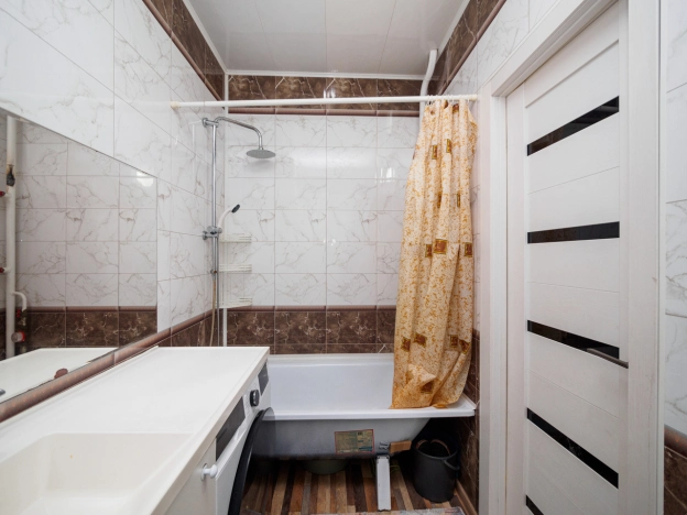 Купить однокомнатную квартиру в Омске. Вариант № 5301706, 19, площадь -  квм, цена 3600000 рублей