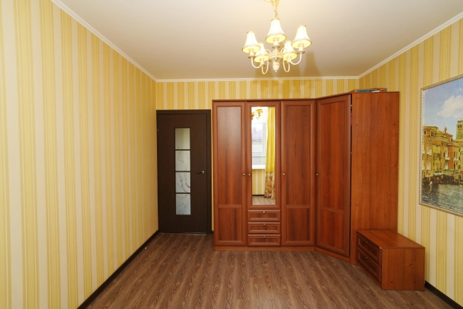 Купить двухкомнатную квартиру на улице Космический проспект в Омске. Вариант № 54741, 3, площадь -  квм, цена 7500000 рублей