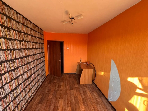 Купить двухкомнатную квартиру в Омске. Вариант № 2535452, 9, площадь -  квм, цена 4250000 рублей