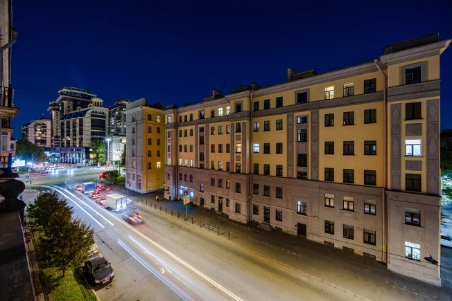 Купить трехкомнатную квартиру у метро Садовая в Санкт-Петербурге. Вариант № 6829168, 17, площадь -  квм, цена 17990000 рублей