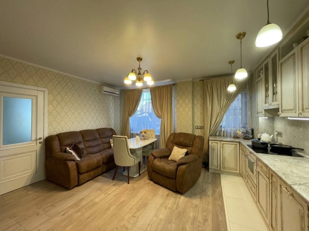 Купить двухкомнатную квартиру на улице Парковая в Московской области. Вариант № 10729249, 3, площадь - квм, цена 9500000 рублей