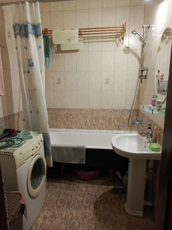 Купить трехкомнатную квартиру в Воронеже. Вариант № 8465999, 18, площадь - квм, цена 8600000 рублей