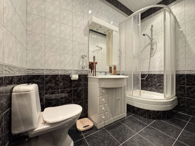 Купить квартиру в Москве. Вариант № 8429026, 11, площадь -  квм, цена 29990000 рублей