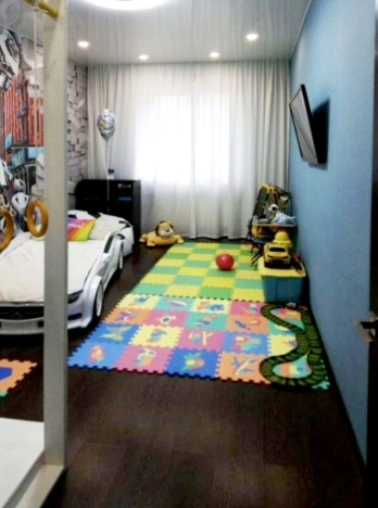 Купить двухкомнатную квартиру на улице Коммунарский переулок в Бийске. Вариант № 32566, 6, площадь -  квм, цена 8000000 рублей