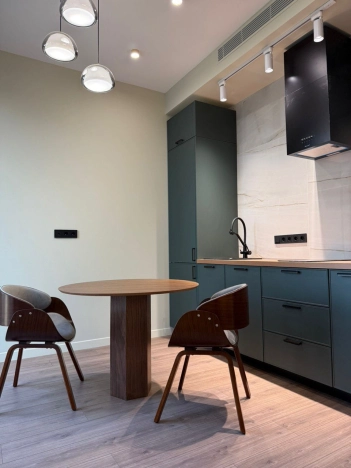 Купить квартиру в Москве. Вариант № 10421041, 14, площадь -  квм, цена 35500000 рублей