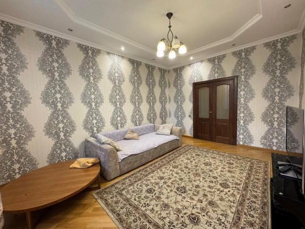 Купить квартиру в Москве. Вариант № 8428512, 7, площадь -  квм, цена 21950000 рублей