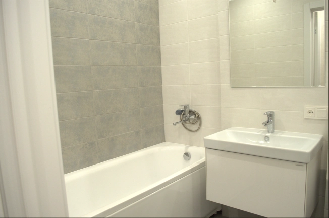 Купить трехкомнатную квартиру в Новосибирской области. Вариант № 8153004, 5, площадь -  квм, цена 10300000 рублей