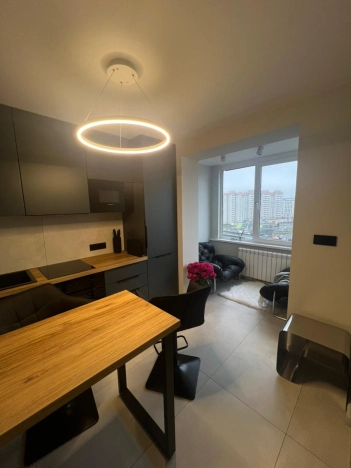 Купить квартиру в Москве. Вариант № 9999684, 17, площадь -  квм, цена 14700000 рублей