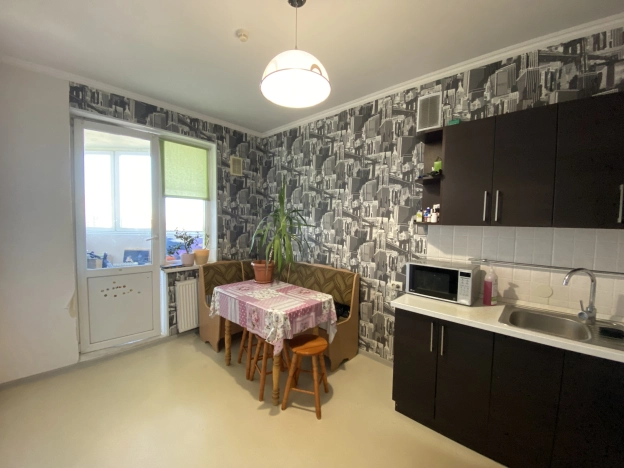 Купить однокомнатную квартиру в районе Московский в Калининграде. Вариант № 8013143, 10, площадь -  квм, цена 5200000 рублей