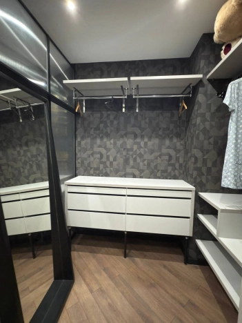 Купить квартиру в Москве. Вариант № 8047746, 8, площадь - квм, цена 21800000 рублей