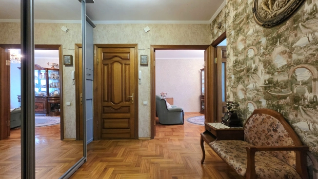 Купить квартиру в Липецкой области. Вариант № 9863127, 6, площадь -  квм, цена 5900000 рублей