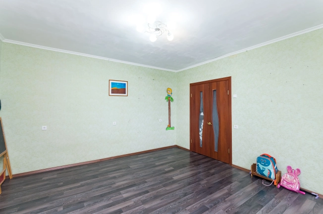 . Вариант № 9956, 8, площадь - 90 квм, цена 8000000 рублей