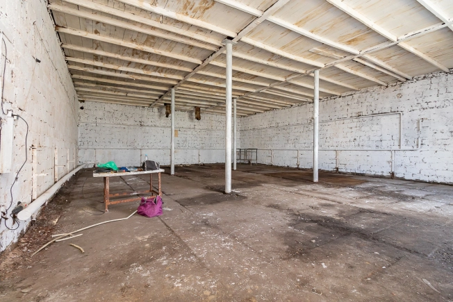 Купить коммерческую недвижимость свободного назначения в Омске. Вариант № 3393, 5, площадь -  квм, цена 15500000 рублей